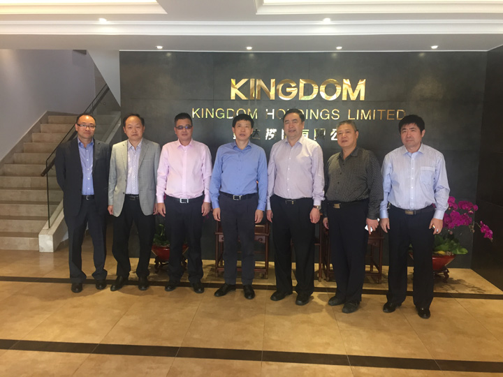 2 趙振元同志、任維明董事長與其他嘉賓一起親切合影.jpg