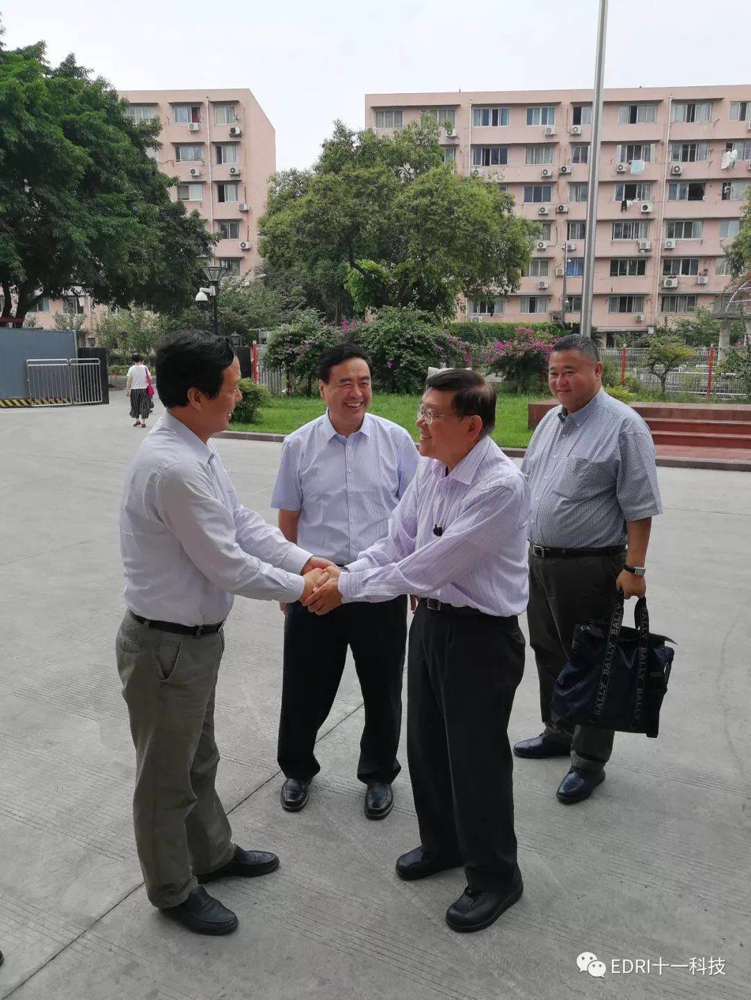 1529910305596227.jpg 1.jpg